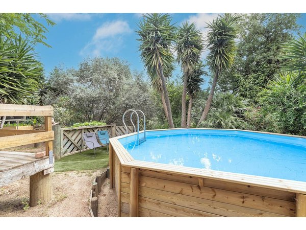 Holiday home in Pyrenees from £46 per night