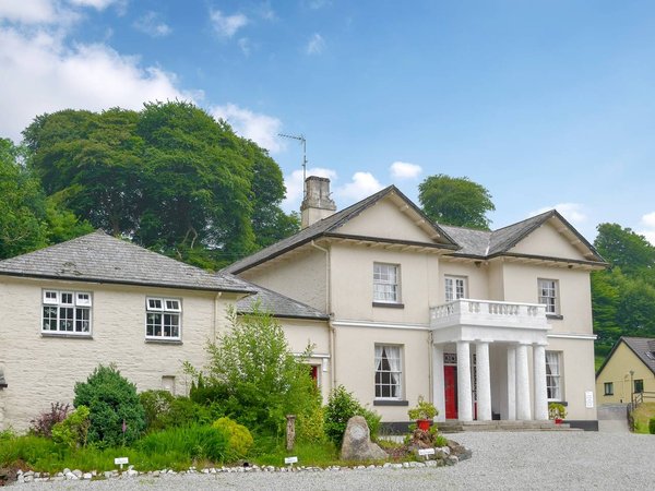 Holiday home in Cornwall from £51 per night