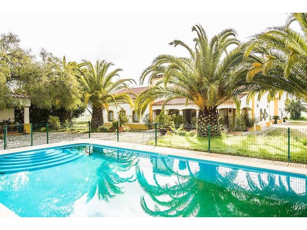 Holiday home in Évora District from £222 per night