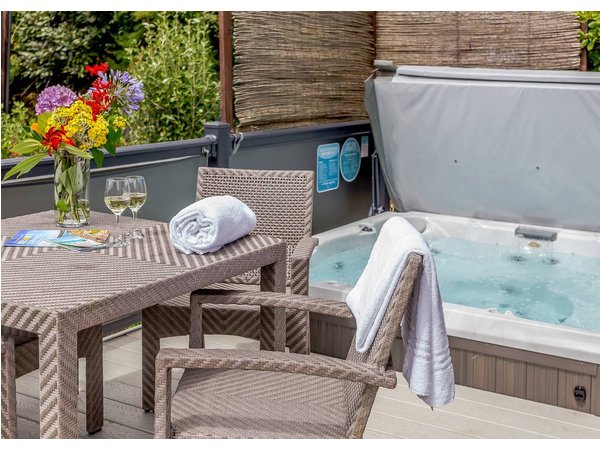 Holiday home in Mullion from £89 per night