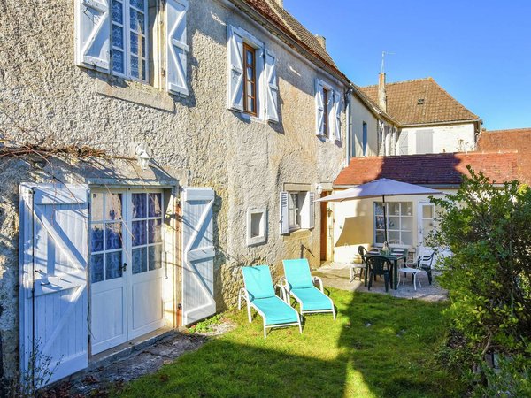 Holiday home in Lot from £39 per night