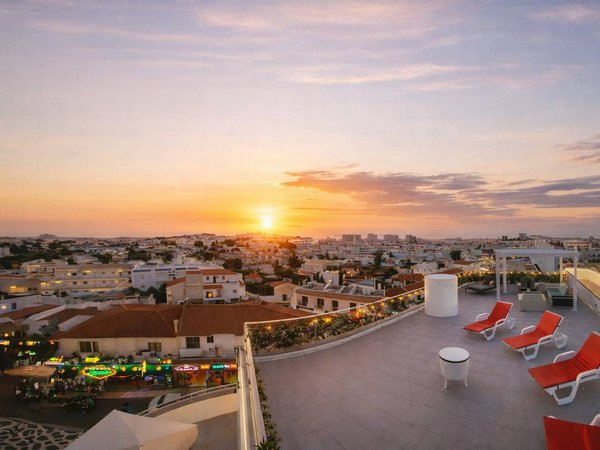 Holiday apartment in Albufeira from £944 per night