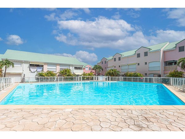 Holiday apartment in Grande-Terre from £95 per night