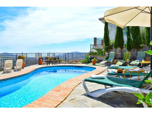 Holiday apartment in Cómpeta from £58 per night