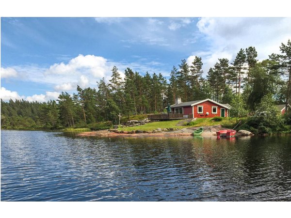 Holiday home in Iveland from £58 per night