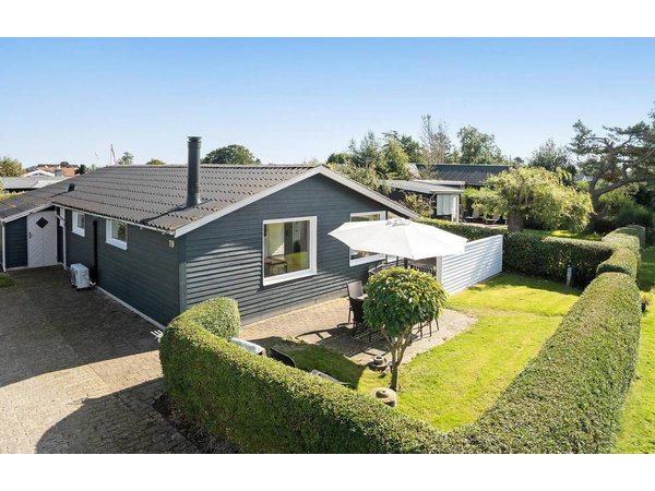 Holiday home in Juelsminde from £58 per night