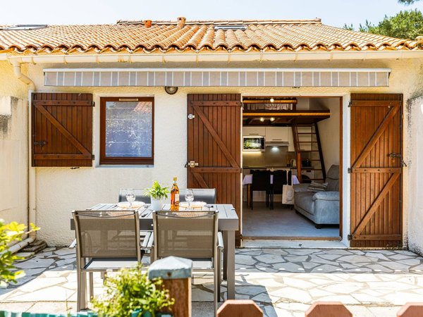 Holiday home in Les Mathes from £57 per night