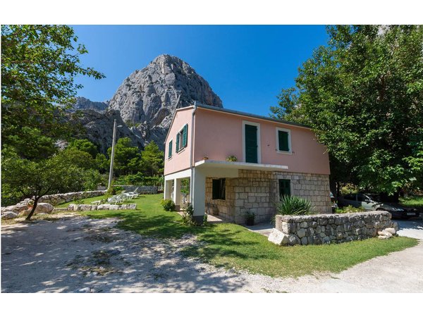 Holiday apartment in Omis from £31 per night