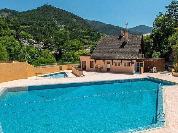 Camping in Guillaumes from £33 per night
