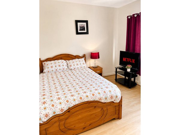 Holiday home in Midlands from £49 per night