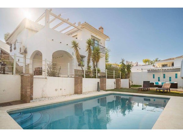 Holiday home in Viñuela from £123 per night