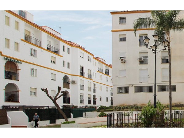 Holiday apartment in Estepona from £95 per night