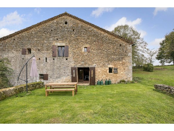 Holiday home in Gavaudun from £275 per night