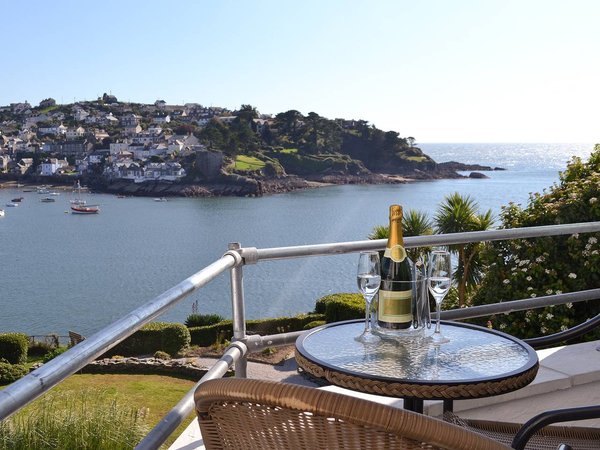 Holiday home in Fowey from £108 per night