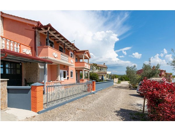 Holiday apartment in Peroj from £30 per night