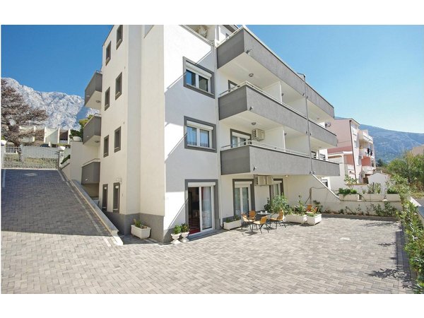 Holiday apartment in Makarska from £35 per night