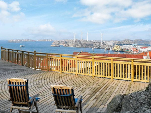 Holiday home in Tjörn from £32 per night