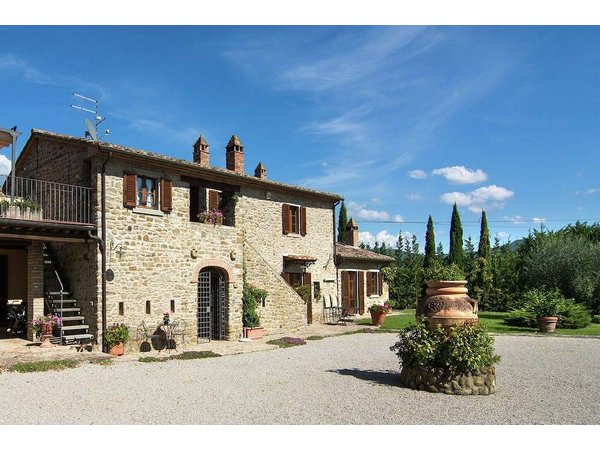 Holiday home in Val di Chiana from £105 per night