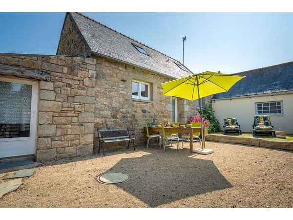 Holiday home in Ploumilliau from £51 per night