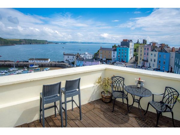 Holiday apartment in Tenby from £129 per night