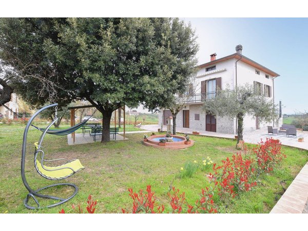 Holiday home in Val di Chiana from £148 per night