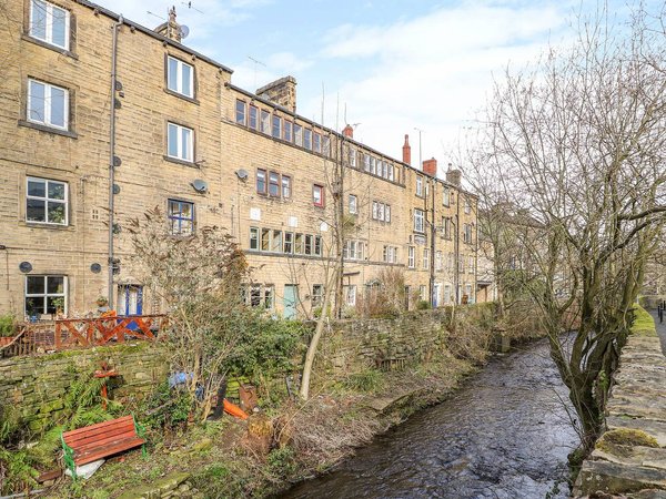 Holiday home in Kirklees from £64 per night
