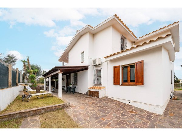 Holiday home in Calasetta from £56 per night