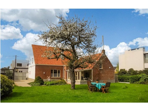 Holiday home in Houthulst from £53 per night