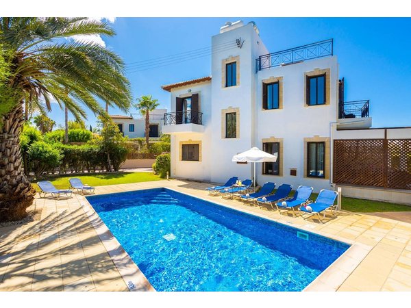Holiday home in Dasoudi Beach from £136 per night