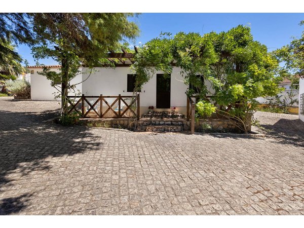 Holiday home in Azambuja from £44 per night