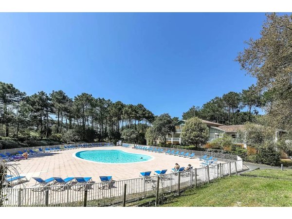 Holiday home in Landes from £53 per night