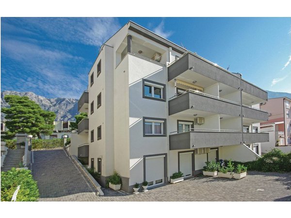 Holiday apartment in Makarska from £42 per night