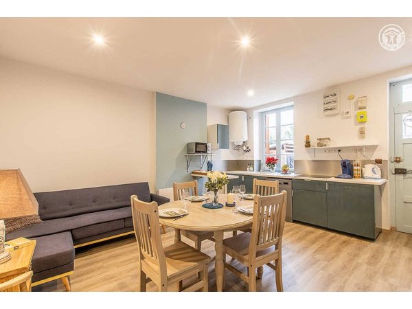 Holiday home in Épinac from £75 per night