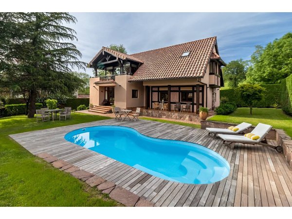Holiday home in Valles Pasiegos from £197 per night