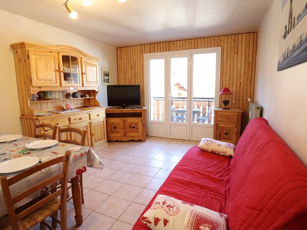 Holiday apartment in Les Gets from £170 per night