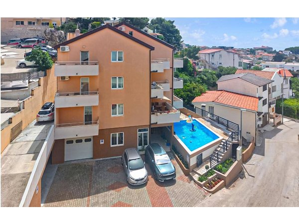 Holiday apartment in Baska Voda from £36 per night