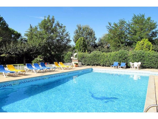 Holiday home in Arles from £46 per night