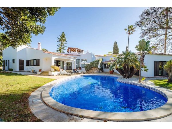 Holiday home in Lagoa from £581 per night
