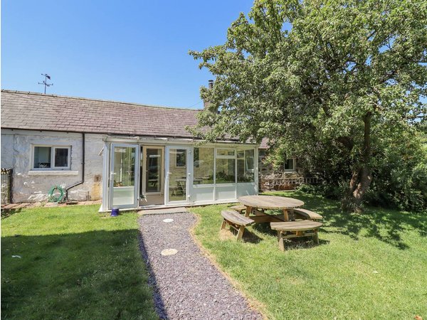 Holiday home in Gwynedd from £57 per night