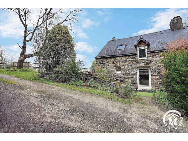 Holiday home in Merléac from £48 per night