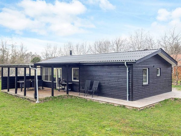 Holiday home in Hou from £47 per night