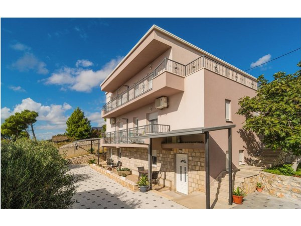 Holiday apartment in Dugi Rat from £34 per night