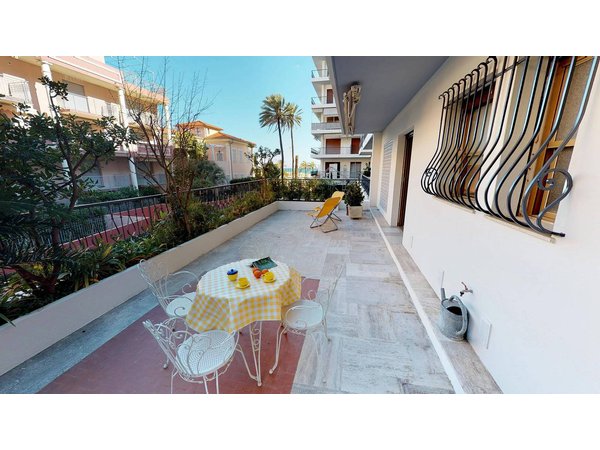 Holiday apartment in Menton from £64 per night