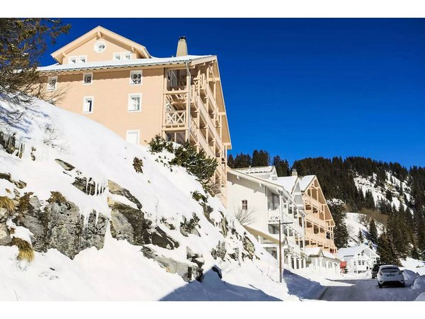 Holiday apartment in Rhone-Alps from £303 per night