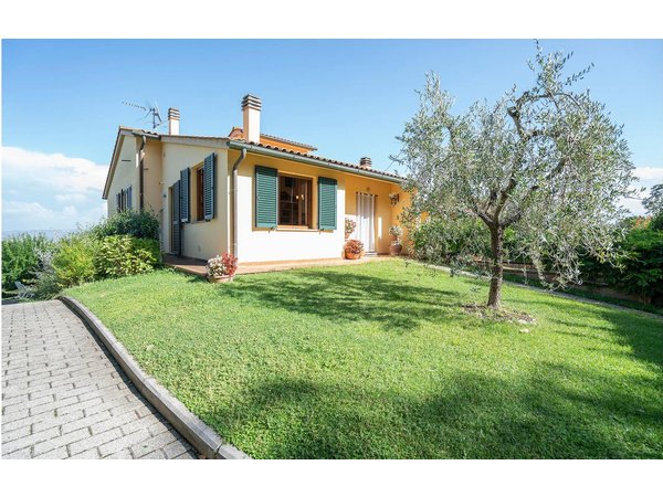Holiday home in Lajatico from £47 per night