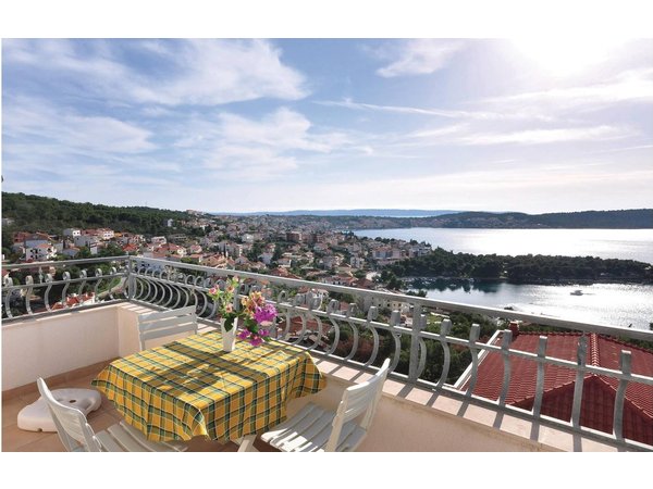 Holiday apartment in Ciovo from £27 per night