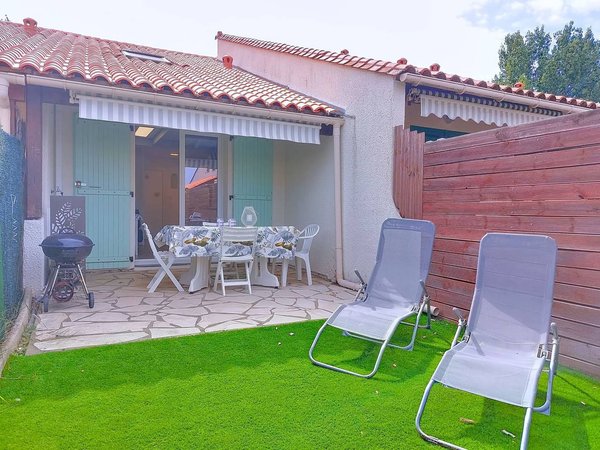 Holiday home in Les Mathes from £53 per night