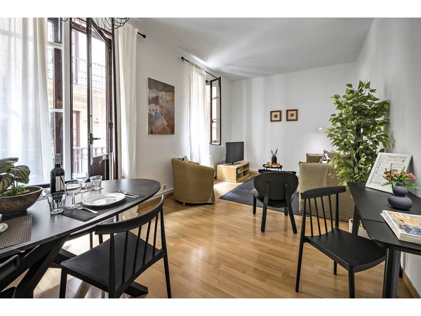 Holiday apartment in Barcelona from £317 per night