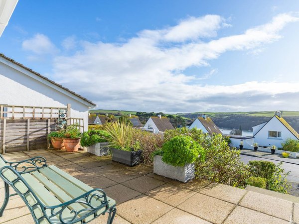 Holiday home in Fowey from £92 per night