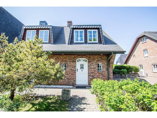 Holiday home in Sylt from £252 per night